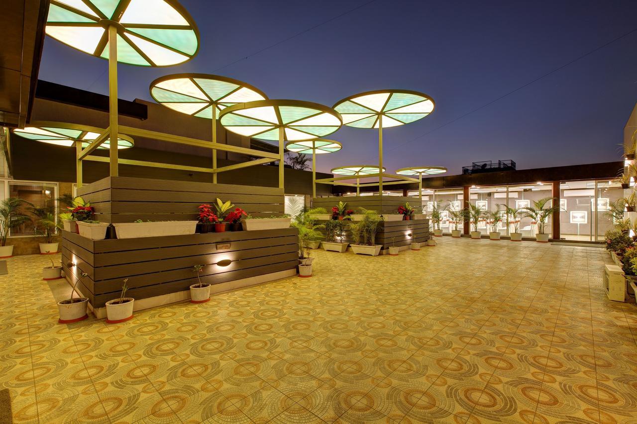 Hotel O Ellis Ahmedabad Exterior photo